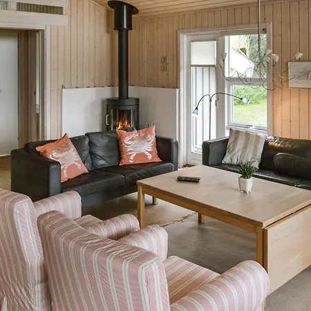 3 Bedroom Awesome In Saeby Holiday home Nordost